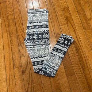 Winter snowflake print leggings size small